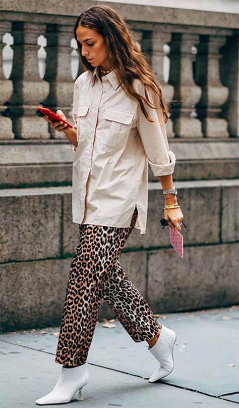 fall electives Classy Trendy Outfits, Trendy Outfits Inspiration, Leopard Outfits, Fall Ootd, Velvet Style, Leopard Print Pants, New York Street Style, Print Pants, Summer 24