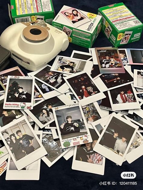 Instax Film Aesthetic, Instax Camera Aesthetic, Polaroid Frame Aesthetic, Aesthetic Polaroid, Polaroid Cameras, Hollywood Party Theme, Online Scrapbook, Cute Camera, Photobooth Pictures