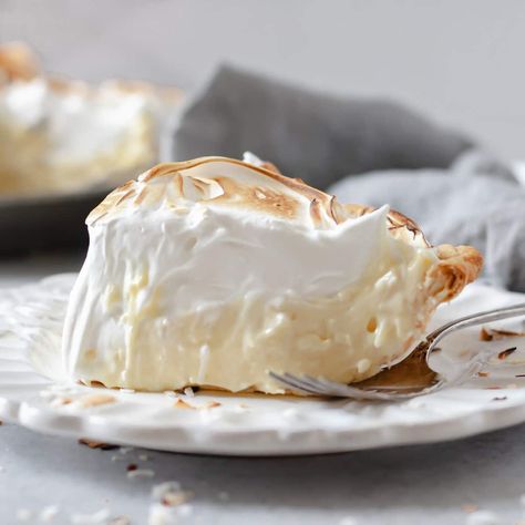 Coconut Cream Pie With Meringue, Old Fashioned Coconut Cream Pie, Coconut Meringue Pie, Coconut Meringue, Best Coconut Cream Pie, Marshmallow Meringue, Meringue Topping, Coconut Dessert, Cream Pies