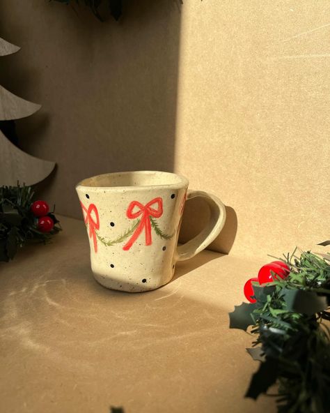 A holiday mug that was one of my favourites. I hand painted all the designs on this mug and I’m so happy that a friend was able to purchase it at my market🥹❤️ Easy Christmas Mug Painting, Christmas Painted Mug, Diy Christmas Mugs Paint, Christmas Pottery Mug, Pottery Christmas Mugs, Mug Painting Ideas Christmas, Simple Mug Designs, Christmas Mug Painting Ideas, Christmas Mug Painting