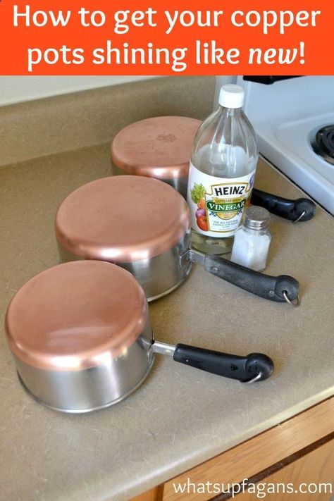 Clean copper pots with vinegar and salt to make them shiny and new! Great tip! Clean Copper, 1000 Lifehacks, Clean Baking Pans, How To Clean Copper, Cleaning Painted Walls, Glass Cooktop, Deep Cleaning Tips, Household Cleaning Tips, Copper Pots