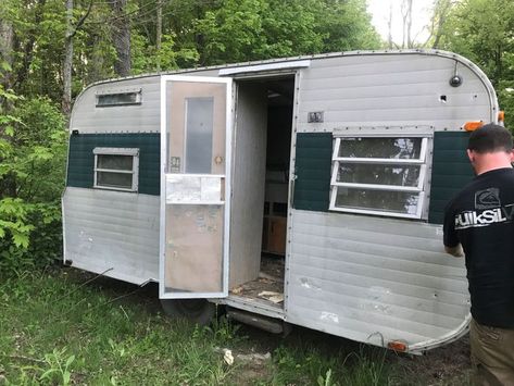 Bakery Truck, Vintage Camper Redo, Camper Bar, Bar Renovation, Trailer Renovation, Caravan Bar, Bar Business, Mobile Coffee Shop, Coffee Trailer