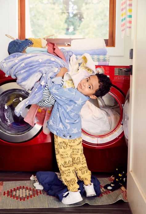 Boy In Flannel, Kid Chores, Kid Laundry, Parent Life, Small Kids, Teaching Life, Marie Kondo, Chores For Kids, Viral Tiktok