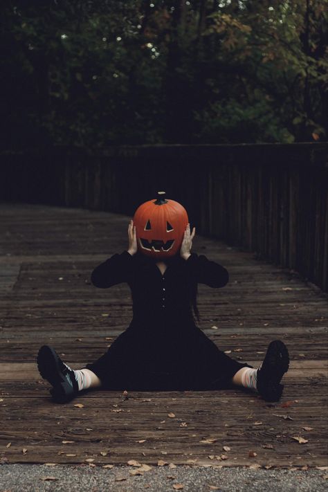 Pumpkin Queen photoshoot for Halloween, photos taken by Fat Cat Photography. Queen Photoshoot, Feeling Myself, Pumpkin Queen, Fat Cat, Halloween Photos, Cat Photography, Not Ready, Fat Cats, Come And Go