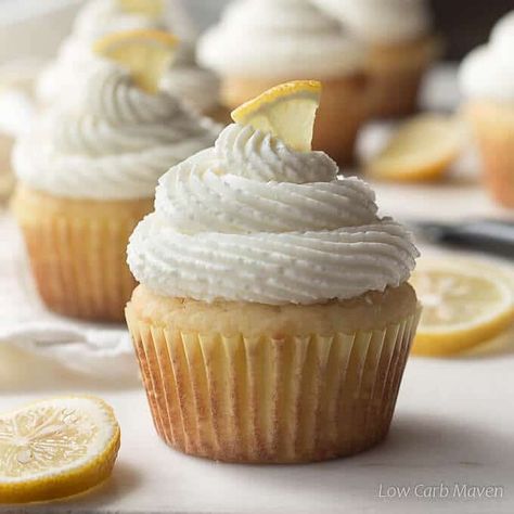 Sugar free lemon cupcakes frosted with mounds of whipped cream cheese frosting and topped with lemon slices. Stevia Sugar, Sugar Free Cupcakes, Low Carb Cupcakes, Keto Cupcakes, Whipped Cream Cheese Frosting, Low Carb Maven, Low Carb Low Fat Recipes, Postre Keto, Cupcakes With Cream Cheese Frosting