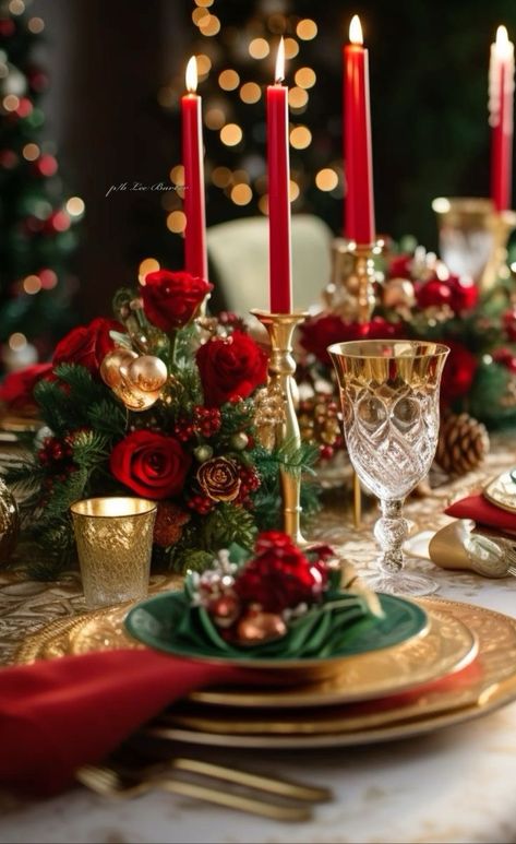 Gold Red And Green Christmas Decor, Christmas Table Settings Red And Green, Christmas Table Red And Gold, Red And Gold Christmas Table Setting, Christmas Table Settings Elegant Red, Christmas Table Settings Red, Red And Gold Christmas Table, Green And Gold Christmas Table, Christmas Red Green Gold