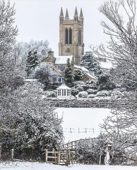 Gift Ideas For Your Girlfriend, Ideas For Your Girlfriend, British Christmas, Winter Landscapes, Winter Trip, Christmas Tale, English Village, I Love Winter, Scottish Castles