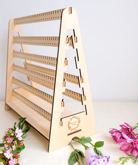 Earing Organizer, Easy Diy Fashion, Diy Rack, Short Large, Craft Market Display, Doodle Art Flowers, Cardboard Crafts Diy, Laser Cut Wood Crafts, Craft Stalls