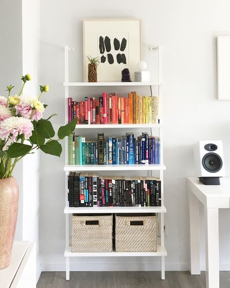 Bookshelf With Basket Storage, White Bookshelf In Bedroom, White Small Bookshelf, Ladder Bookshelf Styling With Books, Office Bookshelf Storage, Bookshelf In Office Small Spaces, Aesthetic White Bookshelf, Bookshelves For Small Spaces Bedroom, White Bookshelf Aesthetic