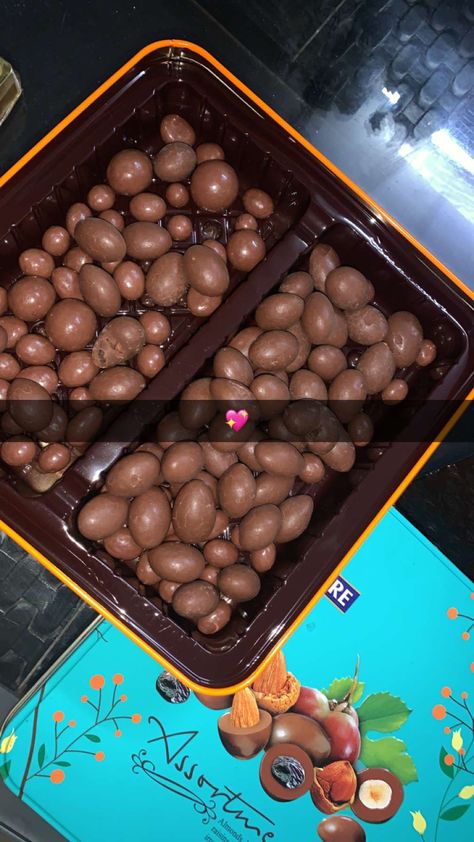 Crispello Chocolate Snap, Chocolates Snapchat Story, 22nd Birthday Cakes, Fast Food Drinks, Chai Tea Recipe, Eating Food Funny, Food Captions, Snap Ideas, Foodie Instagram