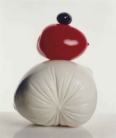 IRVING PENN (1917-2009) | Italian Still Life, New York, sept. 1981 | Années 80, photographies | Christie's Fashion Fotografie, Herb Lubalin, Irving Penn, Still Life Photos, Still Photography, Famous Photographers, Wow Art, Still Life Art, Photographing Food