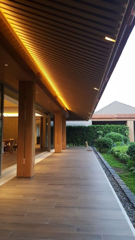 Terrace Ceiling Design, Uplighting House Exterior, Soffit Lighting Exterior, Soffit Lighting, Perimeter Lighting, Outdoor Lighting Design, Wood Facade, Open Ceiling, Wooden Facade