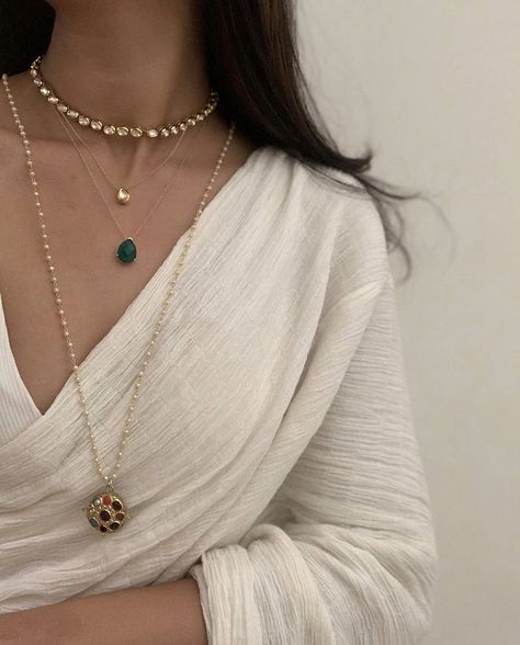 Statement Jewelry Outfit, Vintage Indian Jewelry, Pretty Jewelry Necklaces, Jewelry Set Design, Desi Fashion Casual, Traditional Indian Outfits, Luxe Jewelry, Boyfriend Diy, Indian Jewelry Sets