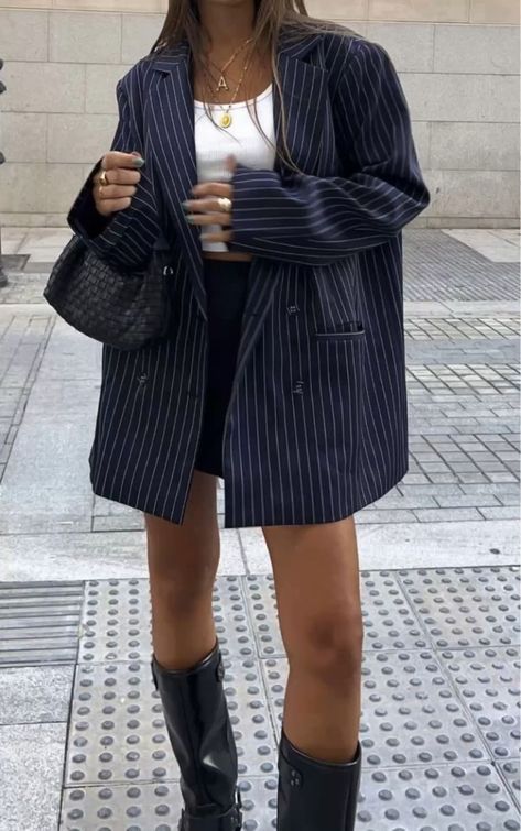 Striped Suit Women Outfit, Oversized Pinstripe Blazer Outfit, Women’s Blazer Outfit With Skirt, Oversized Blazer Dress Outfit, Navy Mini Skirt Outfit, Blazer With Mini Skirt, Blazer And Boots Outfit, Navy Blazer Outfit, Grey Oversized Blazer