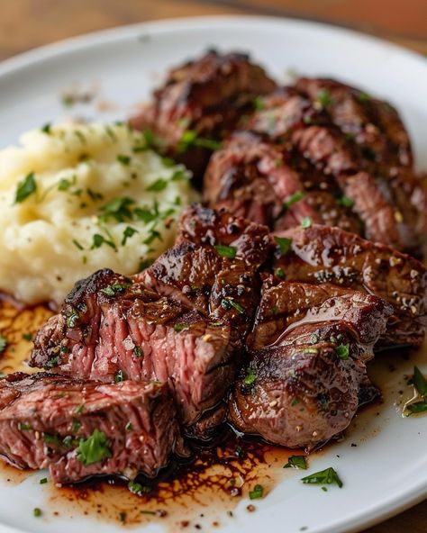 GARLIC BUTTER STEAK BITES AND MASH 🥩 Ingredients: 1 lb sirloin steak, cut into bite-sized pieces Salt and pepper, to taste 4 tbsp unsalted butter 4 cloves garlic, minced 1 tbsp fresh parsley, chopped 2 lbs potatoes, peeled and cubed 1/2 cup milk 1/4 cup sour cream Salt and pepper, to taste Directions: Step 1: Cook the Potatoes Place the peeled and cubed potatoes in a large pot of salted water. Bring to a boil and cook until the potatoes are tender, about 15-20 minutes. Drain and return to ... Garlic Butter Steak Bites, Butter Steak Bites, Steak And Potatoes, Butter Steak, Sirloin Steak, Garlic Butter Steak, Cubed Potatoes, Steak Bites, Food Babe