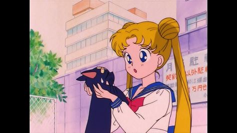 Sailor Moon Episode 1 - Viz Blu-Ray - Usagi meets Luna Coquette Energy, 90s Anime Aesthetic, Saylor Moon, Moon Icon, 90 Anime, Arte Sailor Moon, Minako Aino, Semi Realism, Sailor Moon Usagi