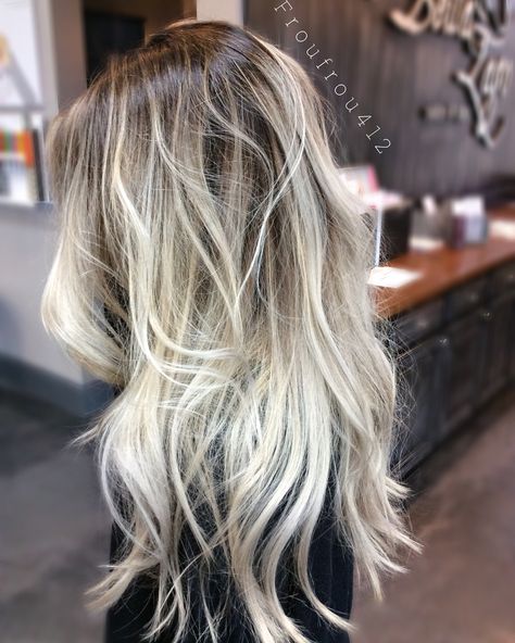 Instagram - froufrou412 or ashsmith412 Balayage blonde, color melted root Grey Balayage, Ashy Blonde Hair, Blonde Ombre Hair, Root Melt, Blonde Hair With Roots, Beige Blond, Rambut Brunette, Ash Blonde Hair Colour, Balayage Blond