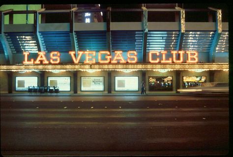 Las Vegas Club Casino 193b | Las Vegas Club 1988 | Craig Gustafson | Flickr Las Vegas Club, Downtown Vegas, Vegas Club, Vegas Clubs, Las Vagas, Old Vegas, Las Vegas Clubs, Vintage Las Vegas, Las Vegas Photos