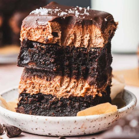 Nutella Cheesecake Brownies Brownies Fudgy, Nutella Ganache, No Bake Nutella Cheesecake, Nutella Mousse, Best Chocolate Desserts, Nutella Cheesecake, Nutella Brownies, Ganache Recipe, Chocolate Lava Cake