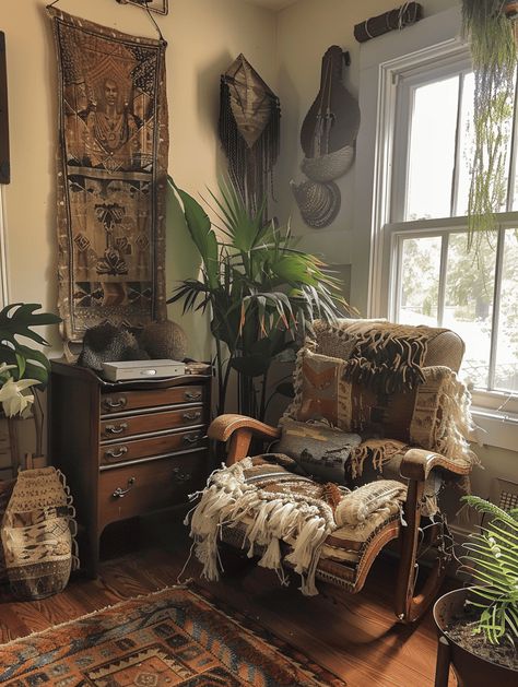 Boho Decor: Thrifted Finds and Eclectic Items Explorer Living Room, Thrifted Living Room Decor, Thrifted Living Room, Boho Decorating Ideas, Afro Boho, Boho Decorating, Boho Eclectic Decor, Den Decor, Bohemian House