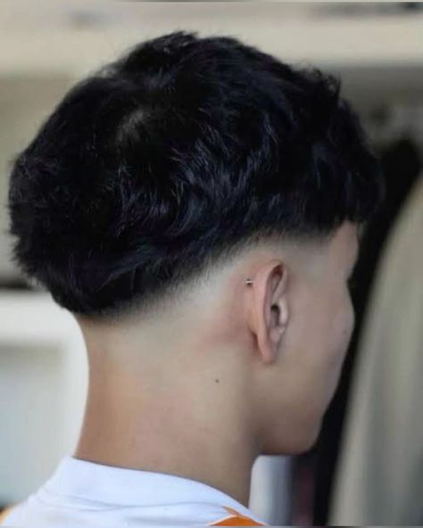 Haircut For Guys, New Hairstyle For Men, White Guy Haircuts, Low Fade Haircut Men's, Men Short Hair Fade, Taper Fade Short Hair, Fade Haircut Designs, Fade Haircut Curly Hair, Fade Men