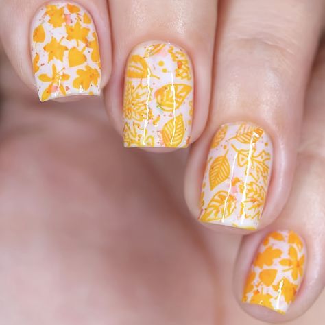 Autumn Maple Leaf Press-On Nails - Mixed Color System, Square Shape, Short Length, Floral Design with Glossy Finish - Quick Apply Fake Nail Set https://share.temu.com/YDVZTKTL9VA via @shoptemu Nails With Yellow, Fall Thanksgiving Nails, Fake Nails White, Jade Flower, Square Press On Nails, China Nails, Leaves Pattern Design, Manicure Diy, White Acrylic Nails