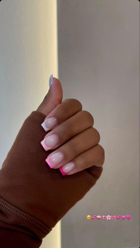 Simple Back To School Nails Acrylic Short, Pink Chrome French Tip Nails Short, Gel Polish Nail Designs On Natural Nails Short, Modest Nails Classy, Blue Jean Outfit Women, Kali And Duke Dennis, Mwah No Bars, Simple Nails Acrylic Short, Short Nails Ideas French Tip