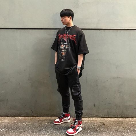 Outfit Jordan 1 Hombre, Jordan 1 Outfits Men, Red Fits Men, Jordan 1 Chicago Outfit Men, Red And Black Outfits Men, Jordan 1 Outfit Men Fashion, Red Jordan 1 Outfit, Air Jordan Outfits Men, Jordan Outfits For Men