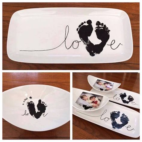 Hand Print Tree, Handprint Christmas Tree, Baby Footprint Art, Footprint Keepsake, Handprint Christmas, Puppy Paw Prints, Baby Art Projects, Footprint Crafts, Baby Handprint