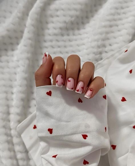 Natural Nails Manicure, Gel Nail Strips, Nail Sticker, Oval Nails, Heart Nails, Funky Nails, Valentine's Day Nails, Valentines Nails, Cute Acrylic Nails