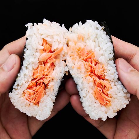 Salmon Onigiri Salmon Sushi Balls, Salmon Rice Balls Onigiri Recipe, Spicy Salmon Onigiri, Salmon Rice Ball, Japanese Salmon Recipes, Salmon Onigiri Recipe, Onigiri Salmon, Salmon Rice Balls, Chicken Onigiri