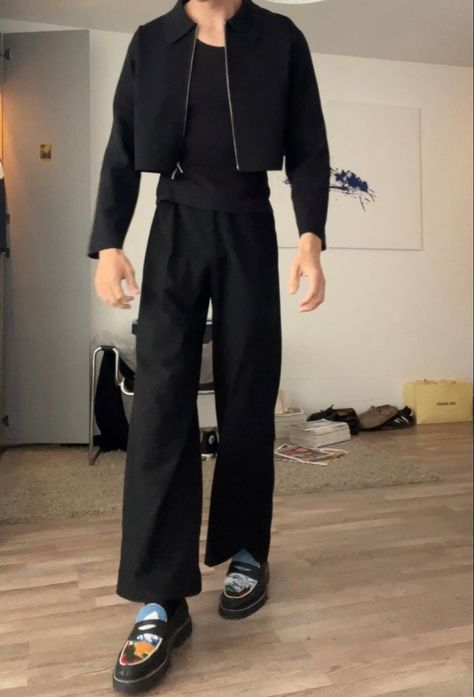 Wide Suit Pants
Statement Loafers
Elevated Streetwear 
All black Outfit
Prada Blouson 
Jaquemus blouson 
2023 Outfit inspiration Cropped Pants Men Outfit, Cropped Jacket Outfit Men, Cropped Jacket Outfit, Trousers Outfit Men, Loafers Men Outfit, Cropped Pants Men, Checkered Trousers, Cropped Jackets, Extreme Fashion