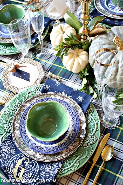 Fall Dinner Table, Thanksgiving Centerpiece Ideas, Tablescape Thanksgiving, Blue Thanksgiving, Pretty Tablescapes, Dimples And Tangles, Tafel Decor, Thanksgiving Tablescape, Beautiful Tablescapes