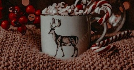 Brown Christmas Aesthetic Wallpaper, Dark Brown Christmas Aesthetic, Neutral Christmas Aesthetic Wallpaper, Dark Academia Aesthetic Winter, Brown Christmas Wallpaper, Winter Dark Academia, Christmas Collages, Dark Academia Christmas, Academia Christmas