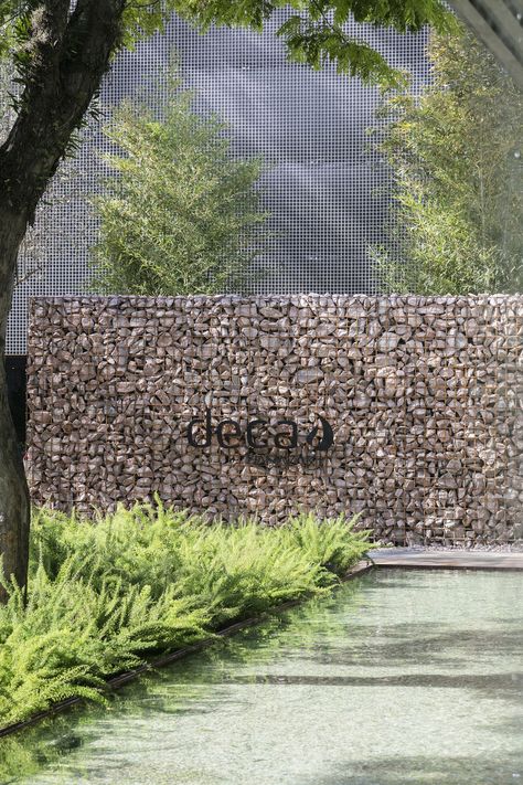 Brazilian Landscape, Entrance Signage, Monument Signs, Gabion Wall, Wall Signage, Eco Lodge, Landscape Materials, Entrance Design, Wayfinding Signage