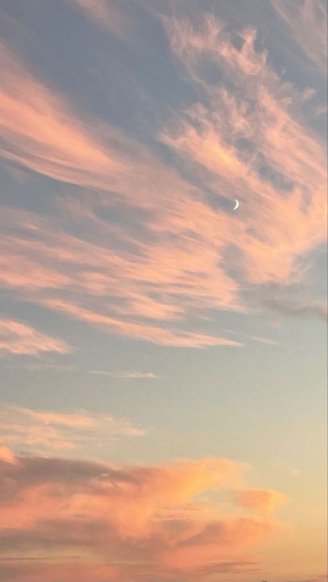 Pretty Sunsets Aesthetic Clouds, Aesthetic Cloud Pictures, Aethetics Picture Wallpaper, Sunset Wallpaper Iphone Aesthetic, Sunset Background Aesthetic, Sunset Homescreen, Pastel Sunset, Sky Photography Nature, Pretty Skies