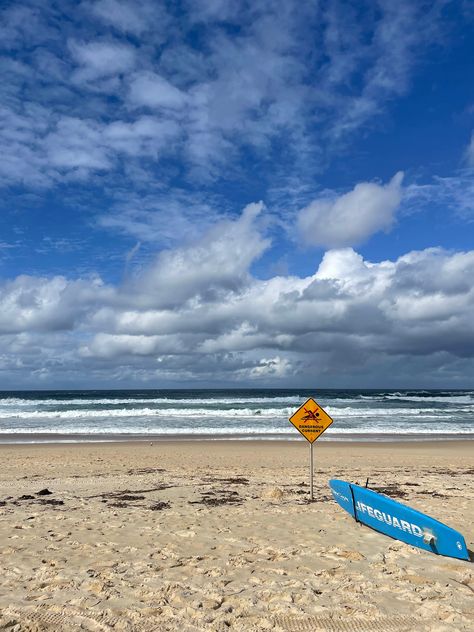 A sign warns surfers and swimmers about the ocean's dangerous current on Bondi Beach, Sydney, Australia. Sydney Banks, Bondi Beach Australia, Bondi Beach Sydney, Surf Life, Bondi Beach, Swimmers, Future Life, Beach Aesthetic, Sydney Australia