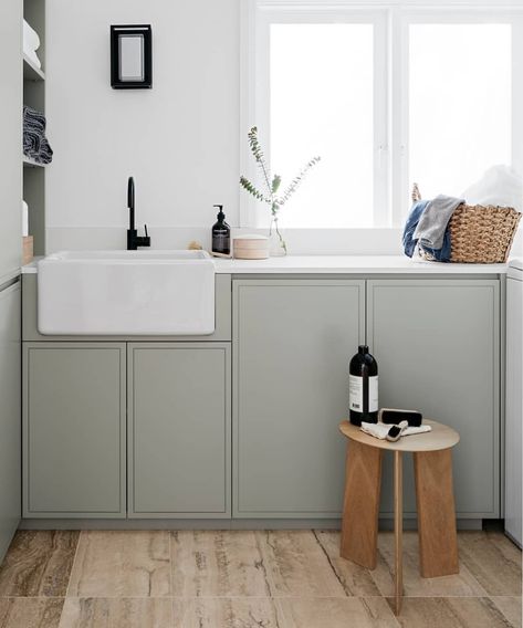 Cabinets- porters paints colour ‘salt wattle’ Grey Laundry Rooms, Porter Paint, Laundry Design, Farmhouse Laundry Room, 아파트 인테리어, Modern Kitchen Cabinets, Grey Kitchens, Trendy Kitchen, Laundry Room Design