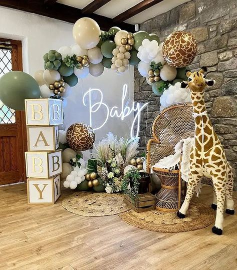 Giraffe baby shower ideas - A Pretty Celebration Decoracion Baby Shower Safari, Safari Shower Ideas, Giraffe Baby Shower Theme, Anniversary Party Decor, Safari Baby Shower Decorations, Wild Baby Shower, Safari Baby Shower Boy, Lion Baby Shower, Baby Shower Safari Theme