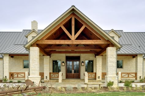 Exterior Ranch Homes, Texas Hill Country House Plans, Country Home Exterior, Country Pictures, Texas House Plans, Ranch House Exterior, Ranch Homes, Metal Building Home, Hill Country Homes