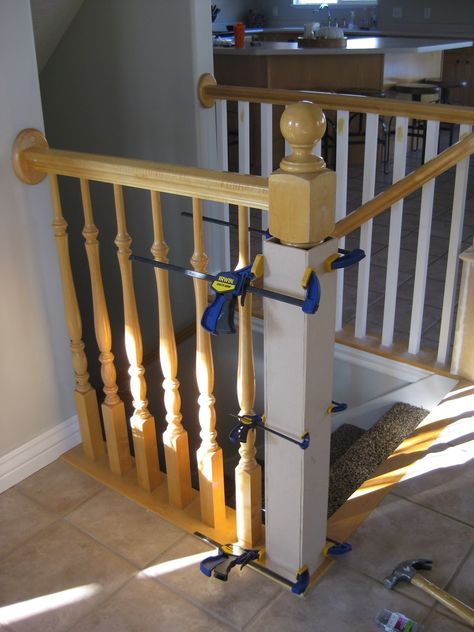 building a new newel post - TDA Decorating and Design featured on @Remodelaholic Banister Remodel, Diy Stairs Makeover, Stair Railing Makeover, Stair Newel Post, Diy Stair Railing, Stair Posts, Stair Banister, Stair Makeover, Handrail Design