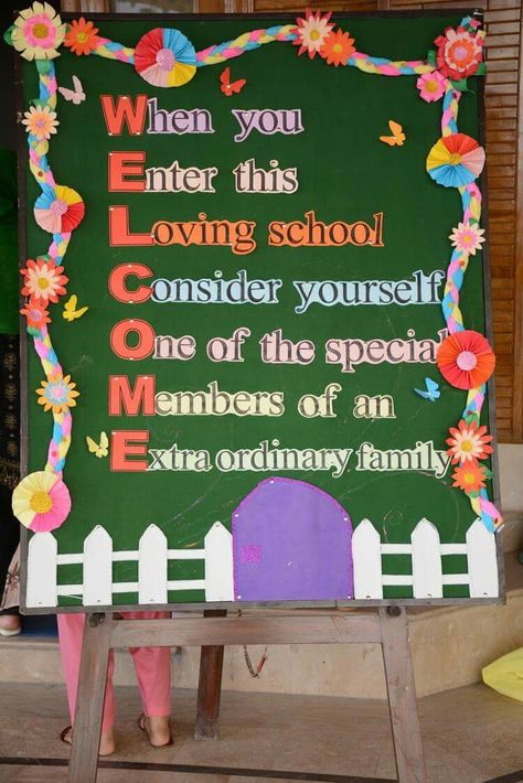 First Day at School #Craft #Decor #SchoolDay 1st Day Of School Board Decoration, First Day Of Kindergarten Decoration, Class Room Decoration For Children Day, First Day School Decoration Ideas, Children's Day Craft, Birthday Chart Classroom, Preschool Letter Crafts, Birthday Chart, Soft Board