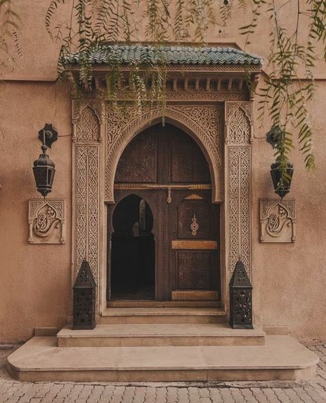 Morroco Aesthetic Home, Moroccan Houses Exterior, Arab Style House, Islamic House Design, Morroco House, Arabian House Design, Morroco Architecture, Moroccan Exterior, Arabic Villa