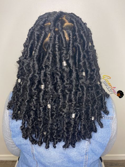 Bitterly Locs, Butterfly Locs Mid Length, Midback Butterfly Locs, Medium Size Butterfly Locs, Butterfly Locks Short, Butterfly Locs With Charms, Short Butterfly Locs Styles, Mid Back Butterfly Locs, Butterfly Locs Medium Length