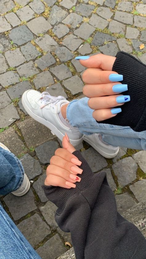 Best Friend Nails, Best Friend Nails Ideas, Friend Nails, Pink Black Nails, Blue And Silver Nails, Bff Matching Outfits, Bff Matching, Nails Pretty, Really Cute Nails