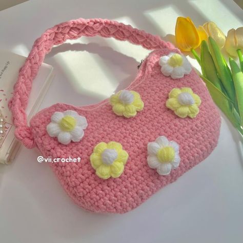 Vi Crochet 🍓 on Instagram: "Hello September 🌼 #crochet" Vivi Crochet, Crochet Hand Bags, Bags For Ladies, Crochet Case, Collection Ideas, Hello September, Crochet Business, Trendy Crochet, Crochet Things