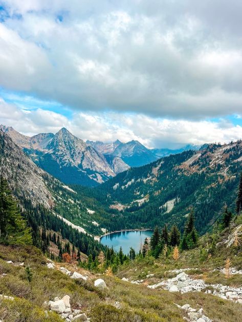 Best Hike in North Cascades National Park - you can not miss this, the best view hikes in North Cascades National Park - save this pin for later! Travel National Parks, Washington State National Parks, The Cascades, Northwest National Park Road Trip, National Parks West Coast, National Park, Cascades National Park, Northern Cascades National Park, North Cascades National Park With Kids