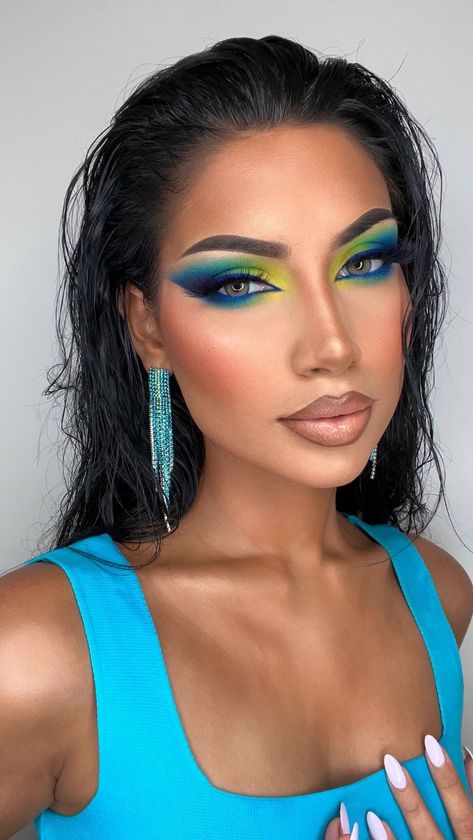 Vibrant Makeup, Carnival Makeup, Graphic Makeup, Rainbow Makeup, Eye Makeup Pictures, Glam Makeup Look, Makijaż Smokey Eye, Eye Makeup Designs, Colorful Eye Makeup