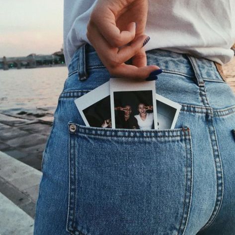 Photo Polaroid, Tumblr Pics, Foto Tips, Polaroid Pictures, Phoebe Tonkin, Photos Tumblr, Foto Poses, Tumblr Photography, Instagram Pose