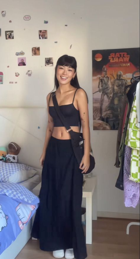 Summer Black Outfits Aesthetic, Alt Beach Outfits, Black Summer Outfits Grunge, Clean Goth Outfits Summer, Emo Beach Outfit, Summer Alternative Outfits, Goth Vacation, Goth Summer Outfits, Beach Goth